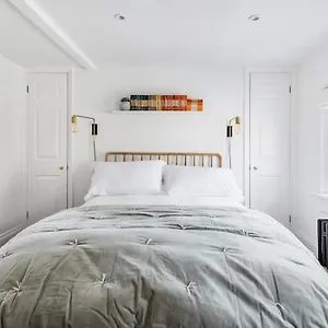 Georgian Townhouse With Free Parking Bath